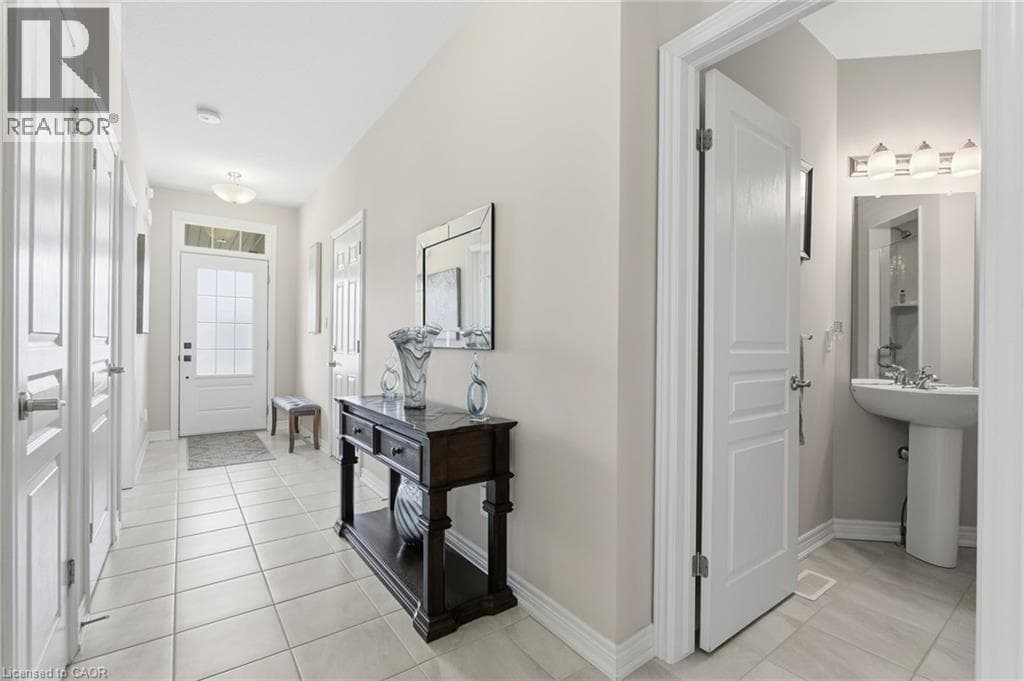 Single Family at 4 ELLIS Avenue, St. Catharines, Ontario - Photo 3 - RE/MAX Garden City Realty