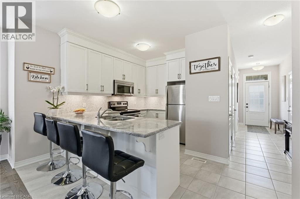 Single Family at 4 ELLIS Avenue, St. Catharines, Ontario - Photo 9 - RE/MAX Garden City Realty