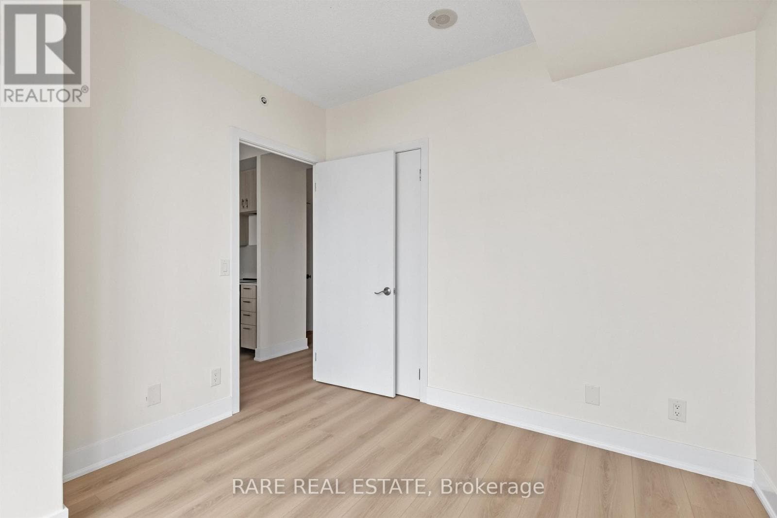 Single Family at 533- 9471 Yonge Street, Richmond Hill (Observatory), Ontario - Photo 10 - RE/MAX Garden City Realty