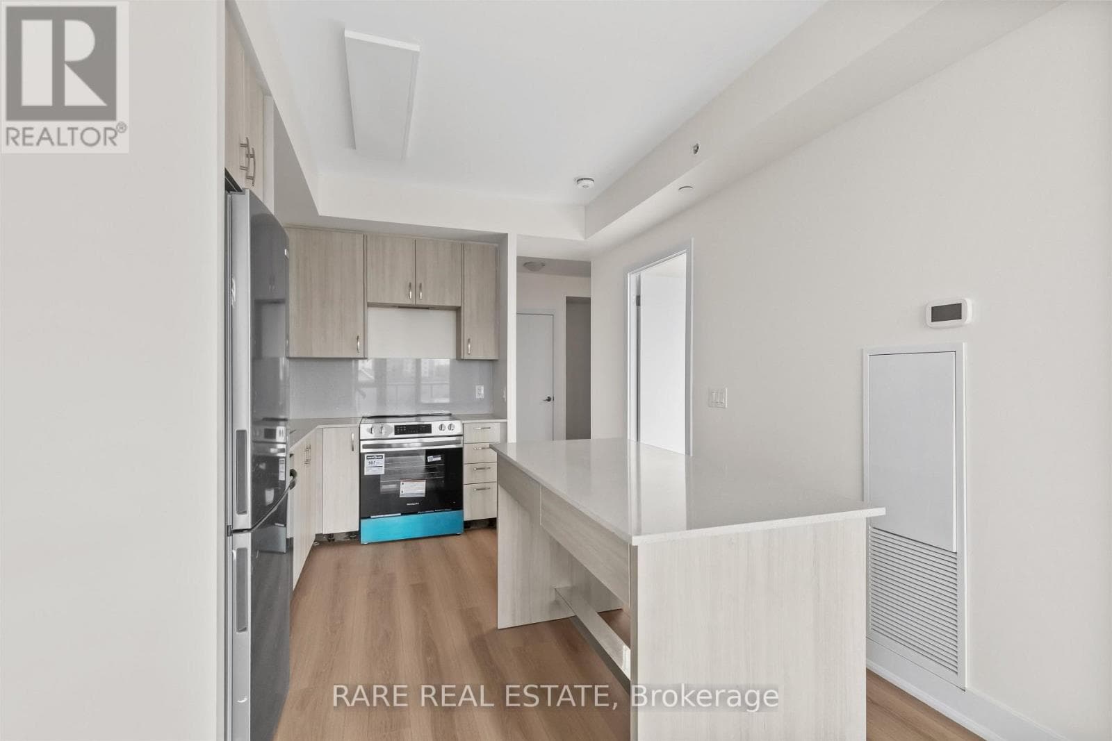 Single Family at 533- 9471 Yonge Street, Richmond Hill (Observatory), Ontario - Photo 5 - RE/MAX Garden City Realty