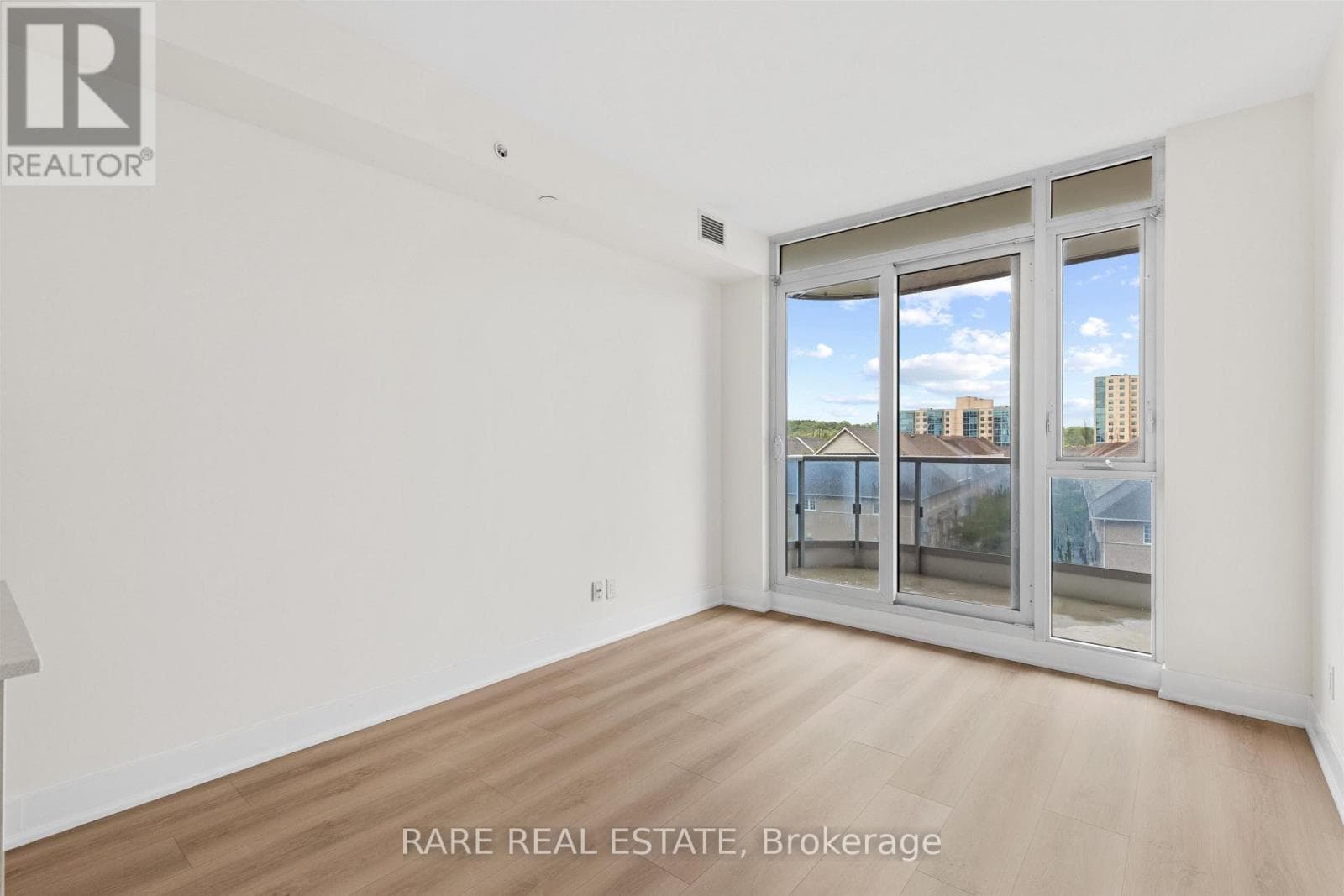 Single Family at 533- 9471 Yonge Street, Richmond Hill (Observatory), Ontario - Photo 6 - RE/MAX Garden City Realty