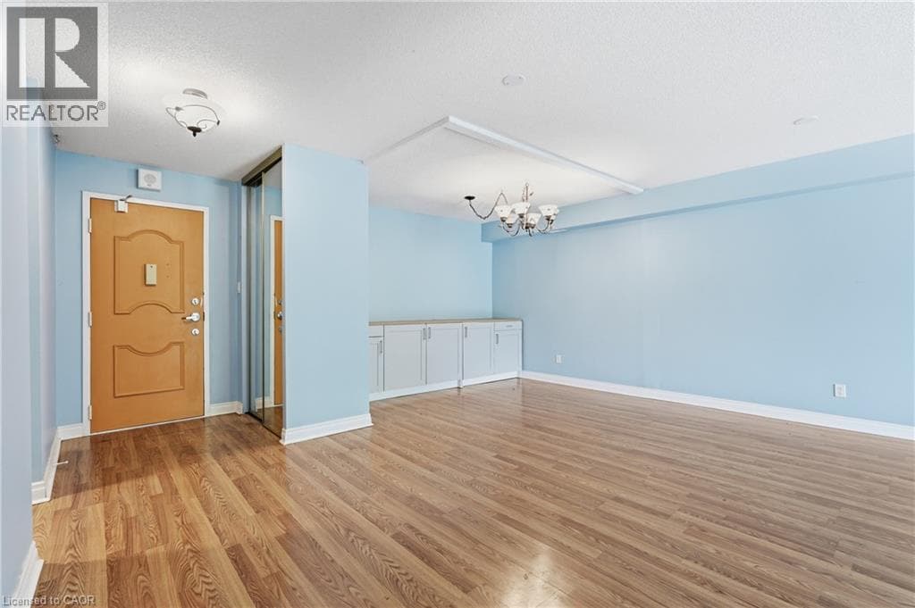 Single Family at B3- 7 GALE Crescent, St. Catharines, Ontario - Photo 5 - RE/MAX Garden City Realty
