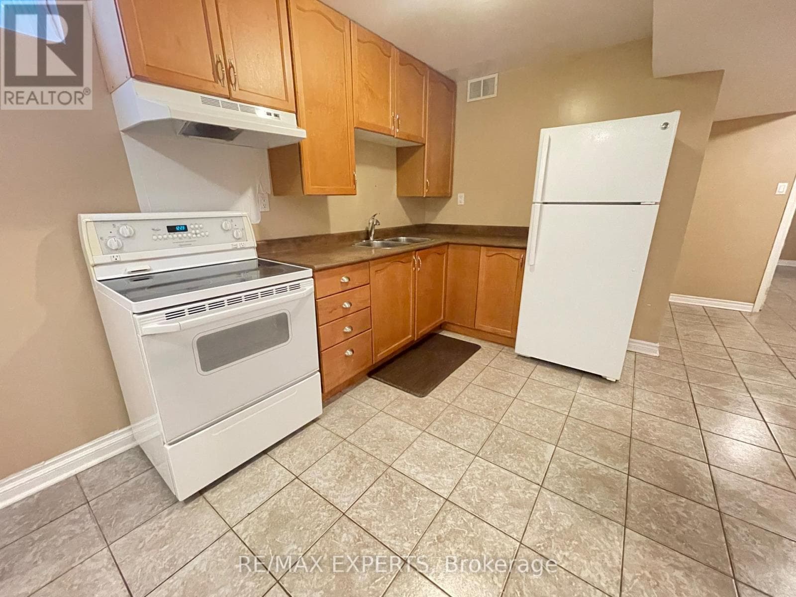 Single Family at BSMT- 176 Kingsview Drive, Vaughan (Vellore Village), Ontario - Photo 2 - RE/MAX Garden City Realty
