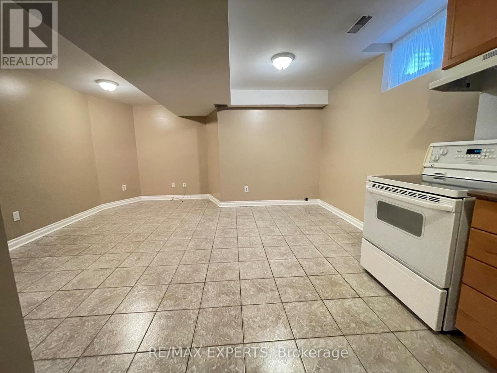 Single Family at BSMT- 176 Kingsview Drive, Vaughan (Vellore Village), Ontario - Photo 3 - RE/MAX Garden City Realty