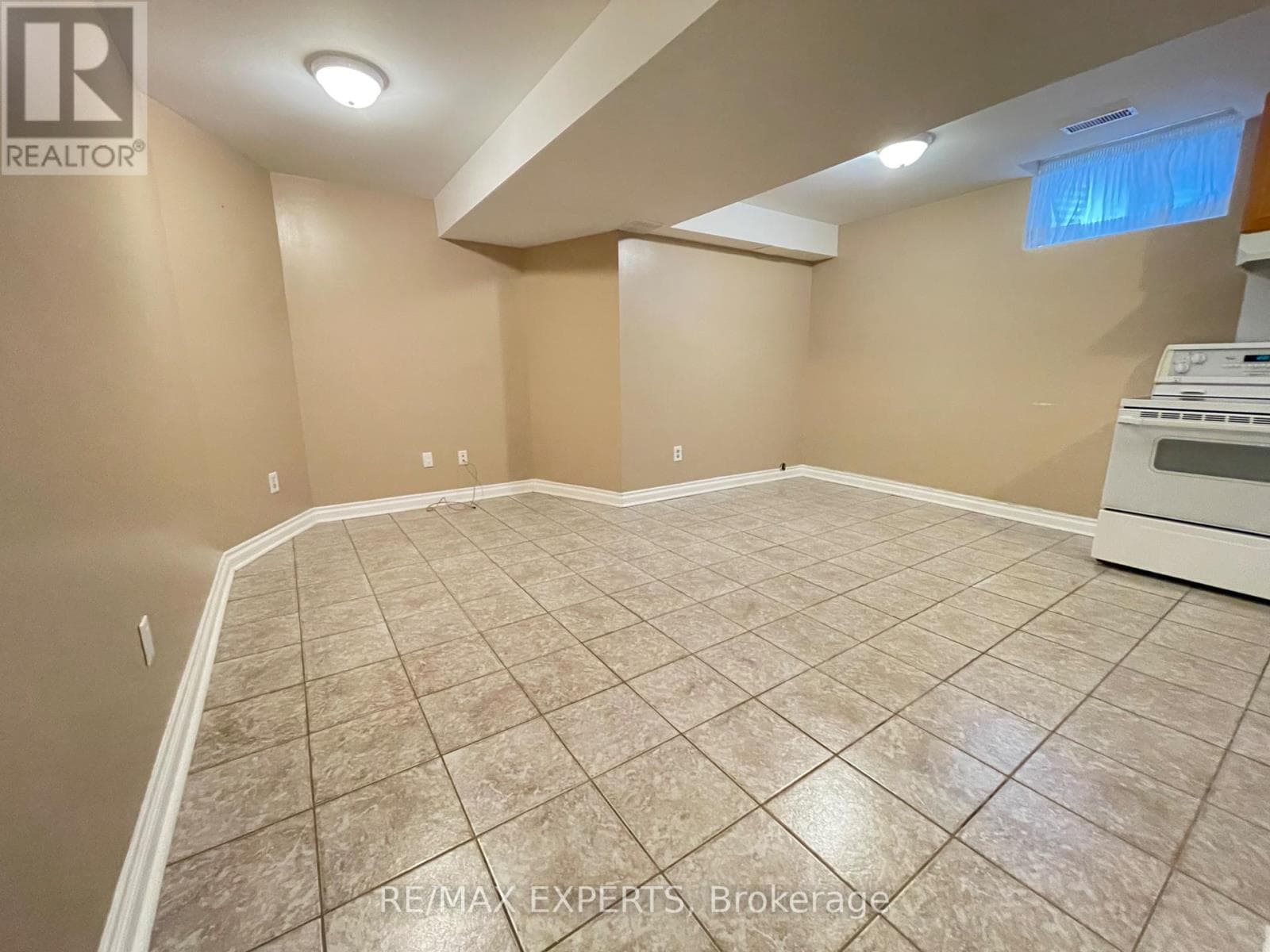Single Family at BSMT- 176 Kingsview Drive, Vaughan (Vellore Village), Ontario - Photo 4 - RE/MAX Garden City Realty