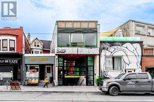 1415 Dundas Street