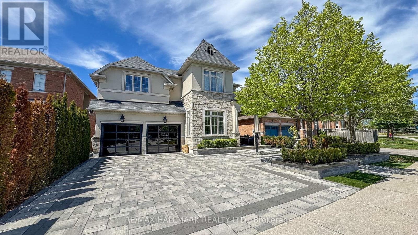 1135 Cenotaph Boulevard