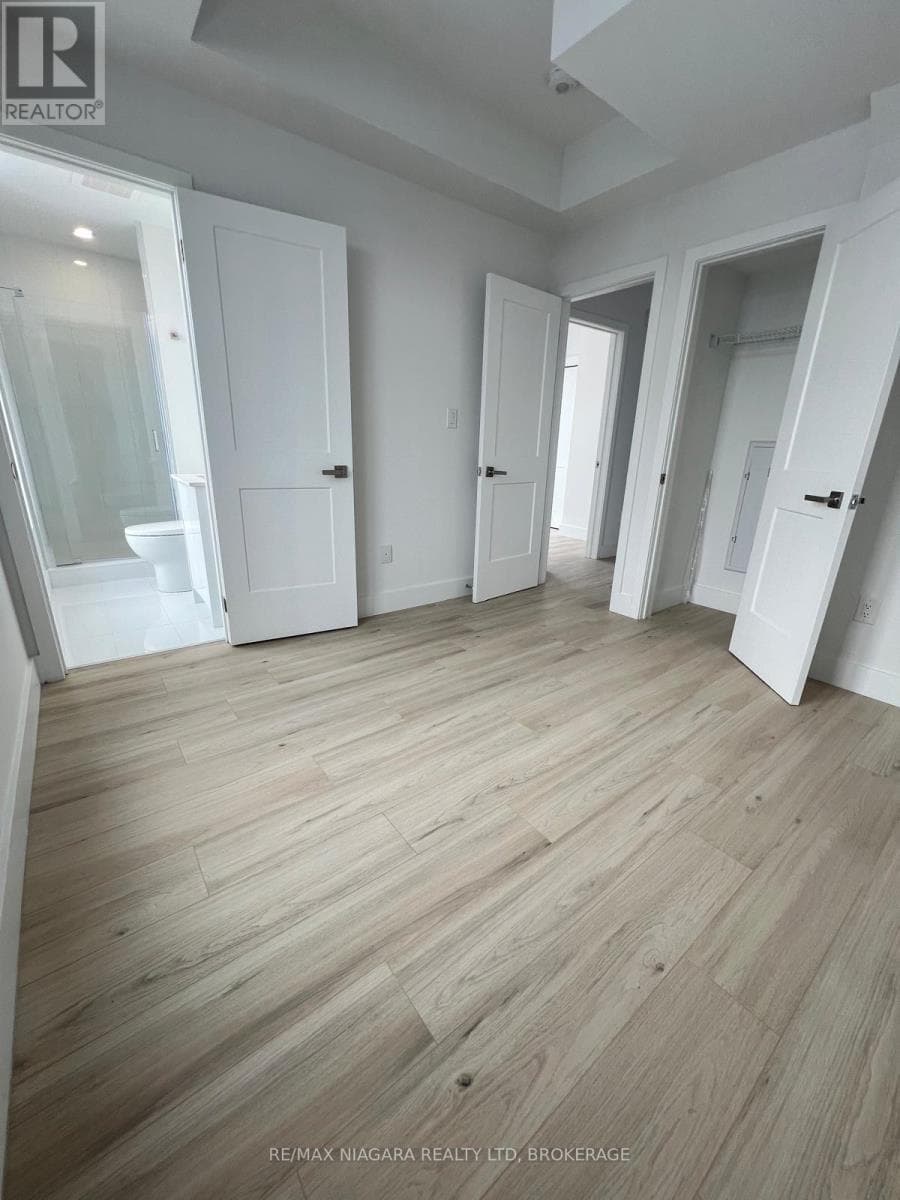 Single Family at 206- 7277 Wilson Crescent, Niagara Falls (Oldfield), Ontario - Photo 6 - RE/MAX Garden City Realty