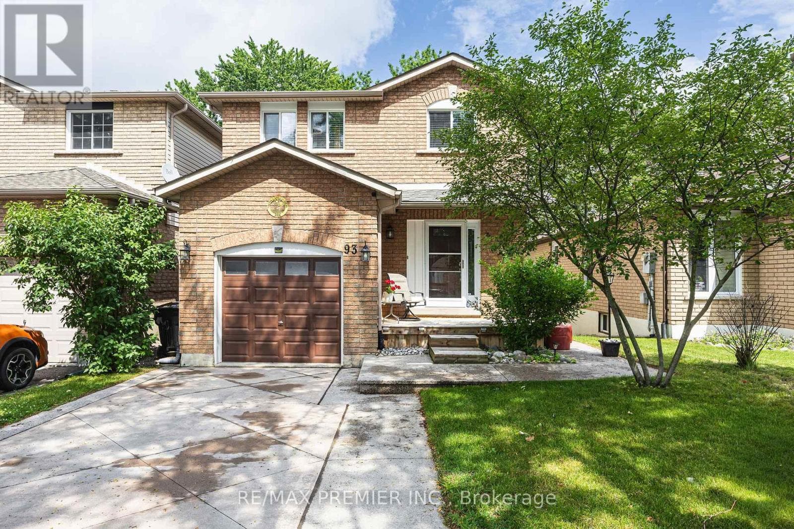 93 Kate Aitken Crescent
