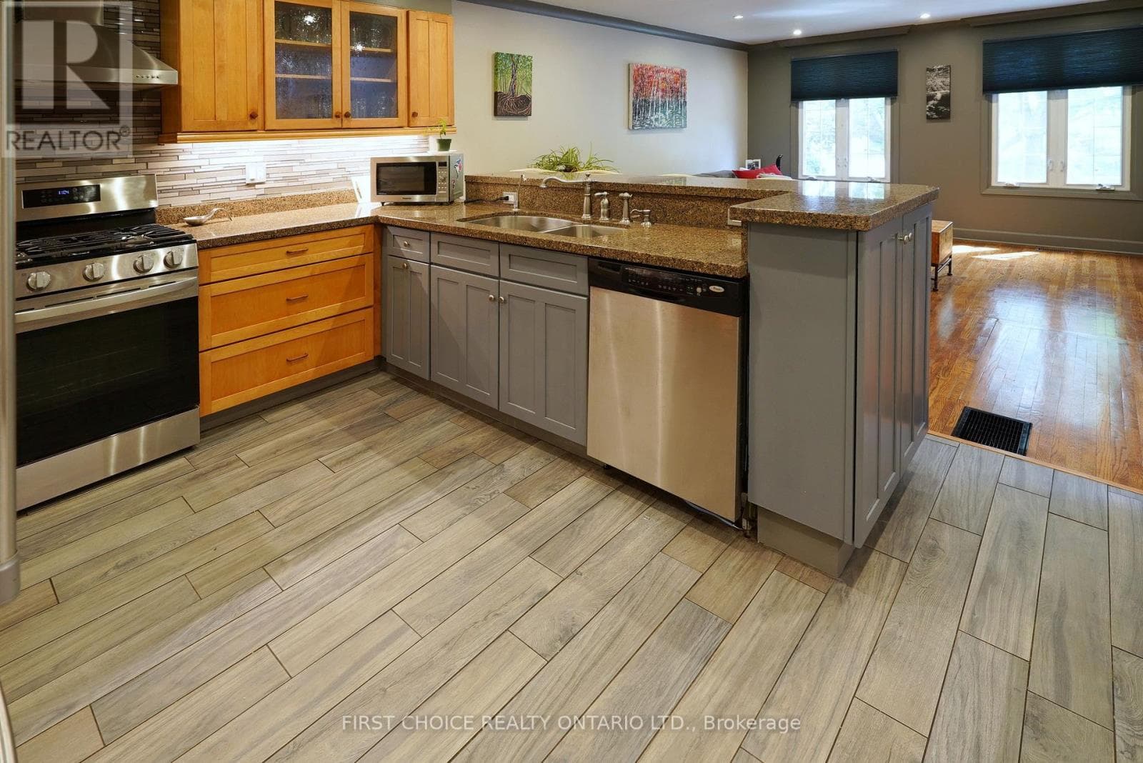 Single Family at 74 The Boulevard, New Tecumseth (Tottenham), Ontario - Photo 6 - RE/MAX Garden City Realty