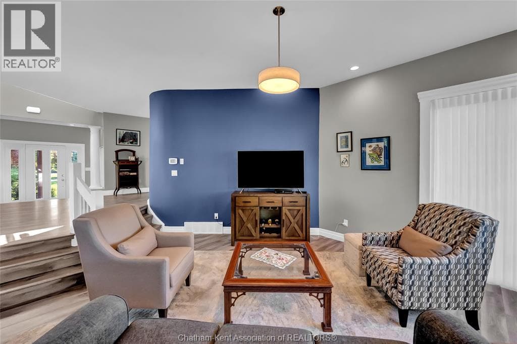 Single Family at 10691 Lakeview Drive, Chatham-Kent, Ontario - Photo 6 - RE/MAX Garden City Realty