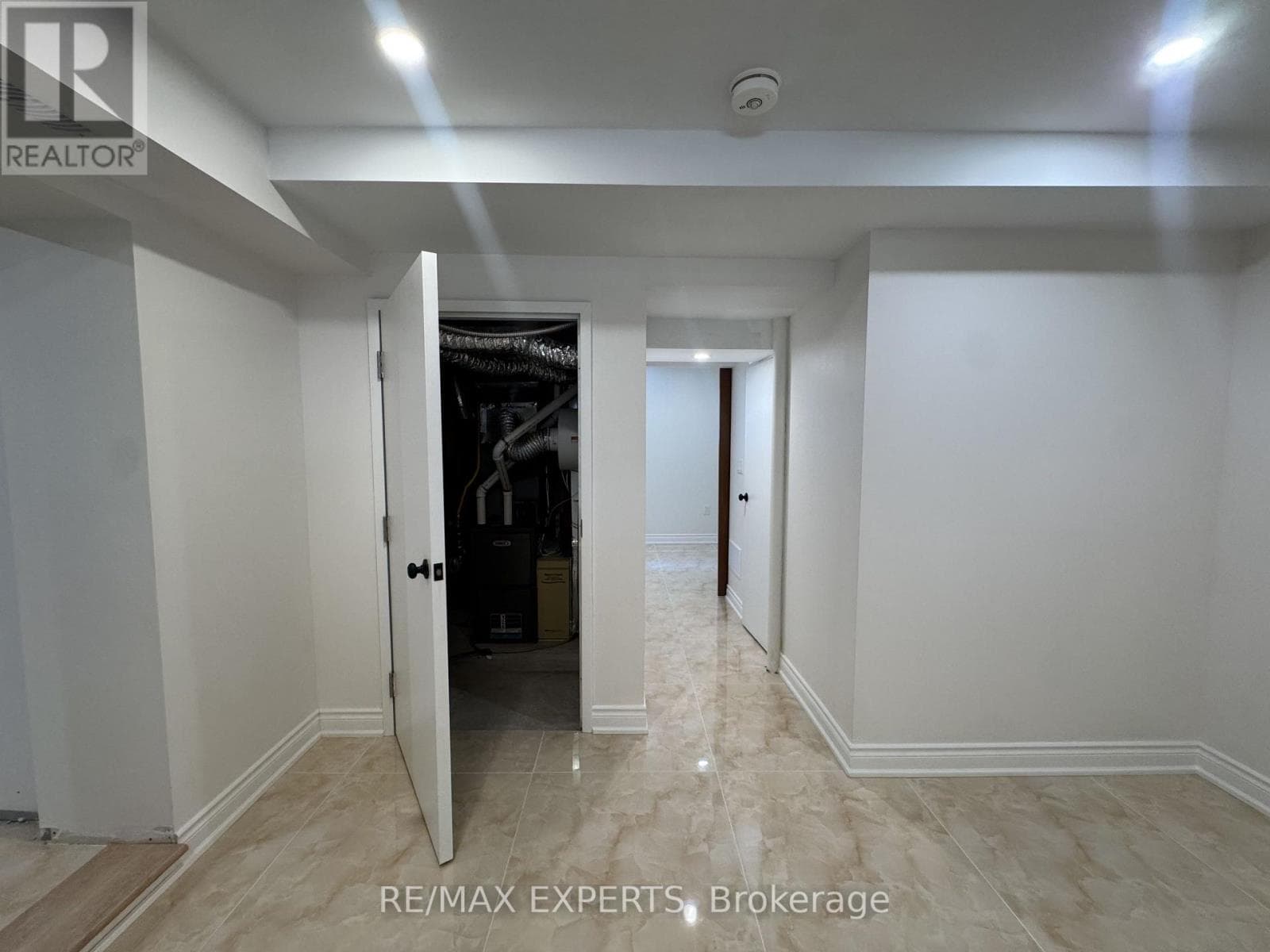 Single Family at 209 Ridge Road, Caledon (Bolton West), Ontario - Photo 10 - RE/MAX Garden City Realty