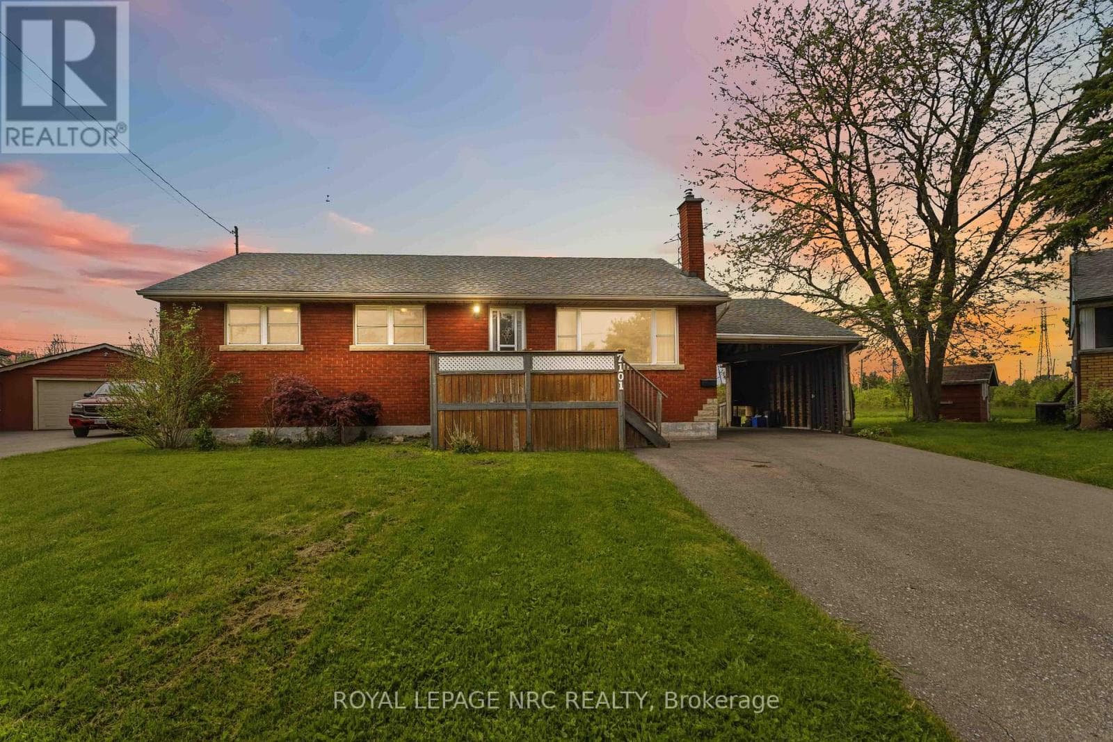 7101 Roger Crescent