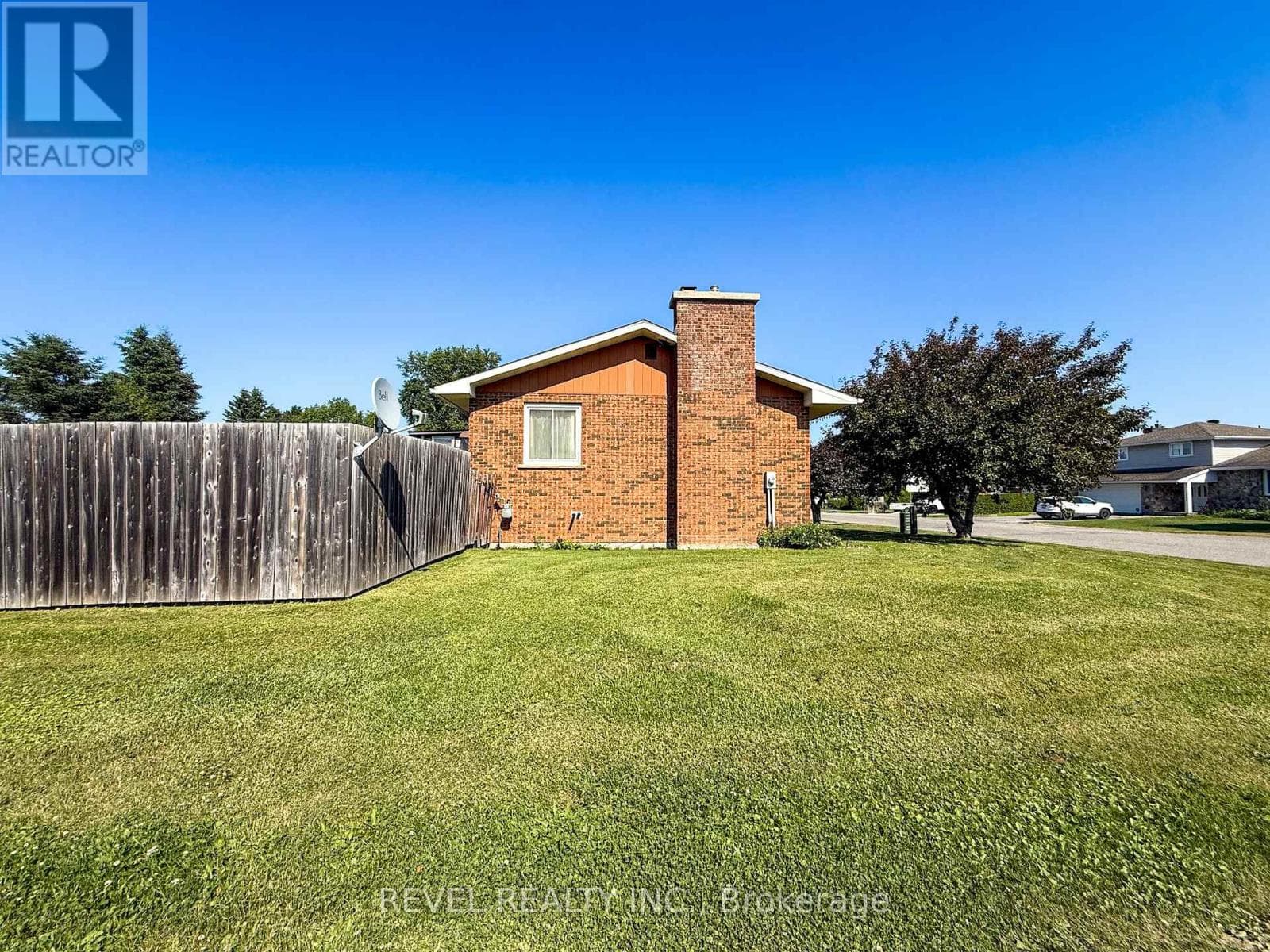 Single Family at 1330 Chenier Avenue, Timmins (MTJ - Main Area), Ontario - Photo 4 - RE/MAX Garden City Realty