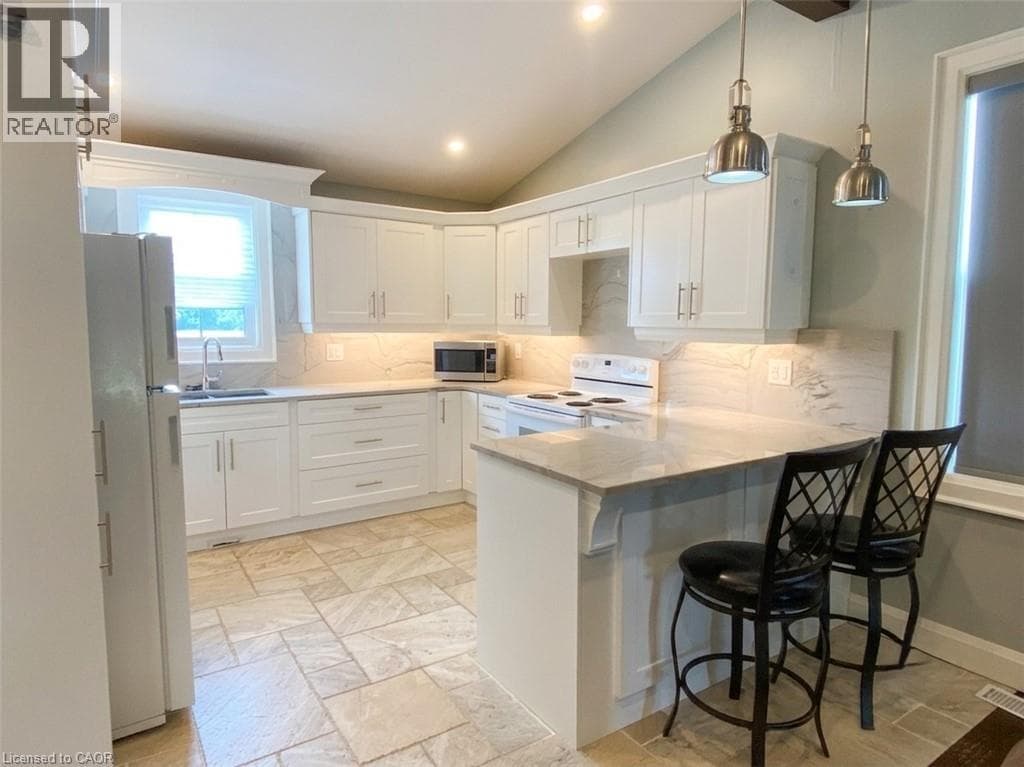 Single Family at Upper- 2784 SOUTH GRIMSBY RD 20, West Lincoln, Ontario - Photo 2 - RE/MAX Garden City Realty