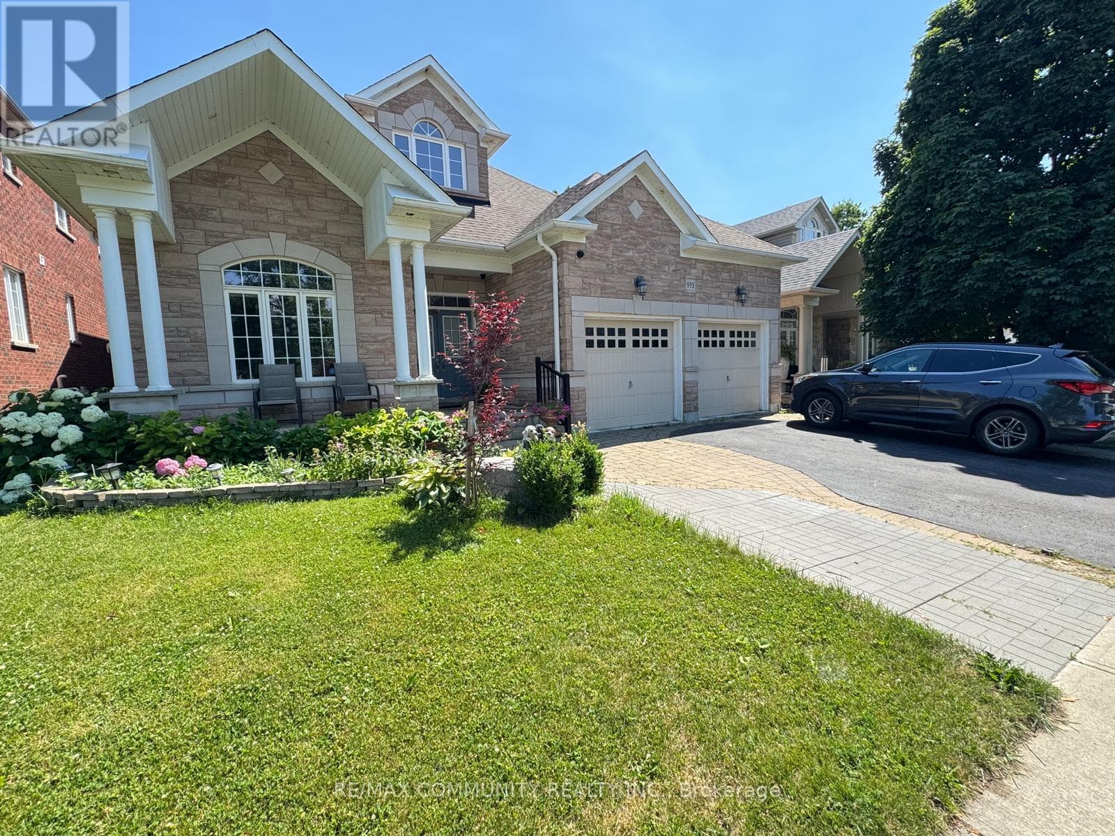 933 Red Deer Avenue