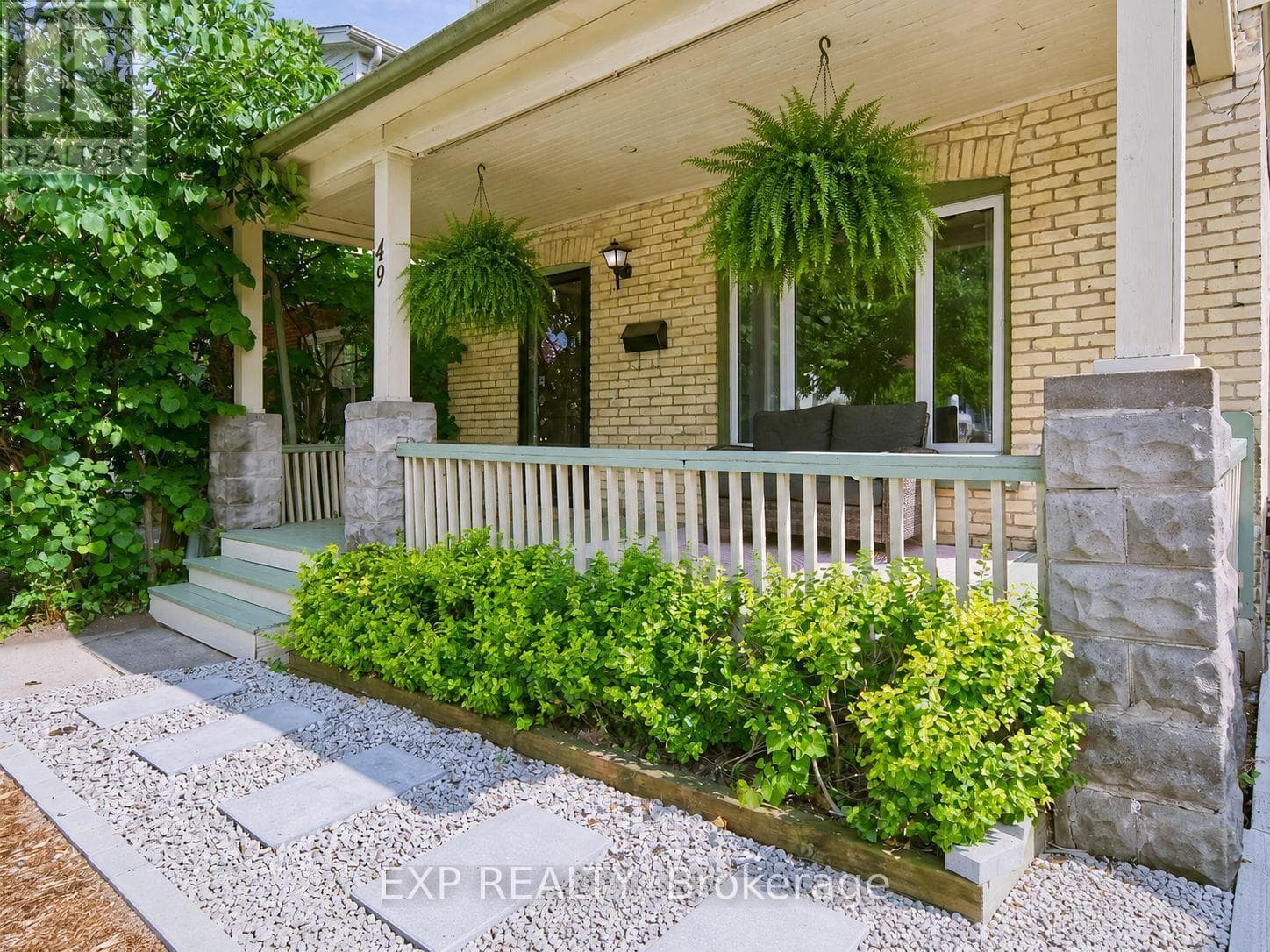 Single Family at 49 Euclid Avenue, London South (South F), Ontario - Photo 5 - RE/MAX Garden City Realty
