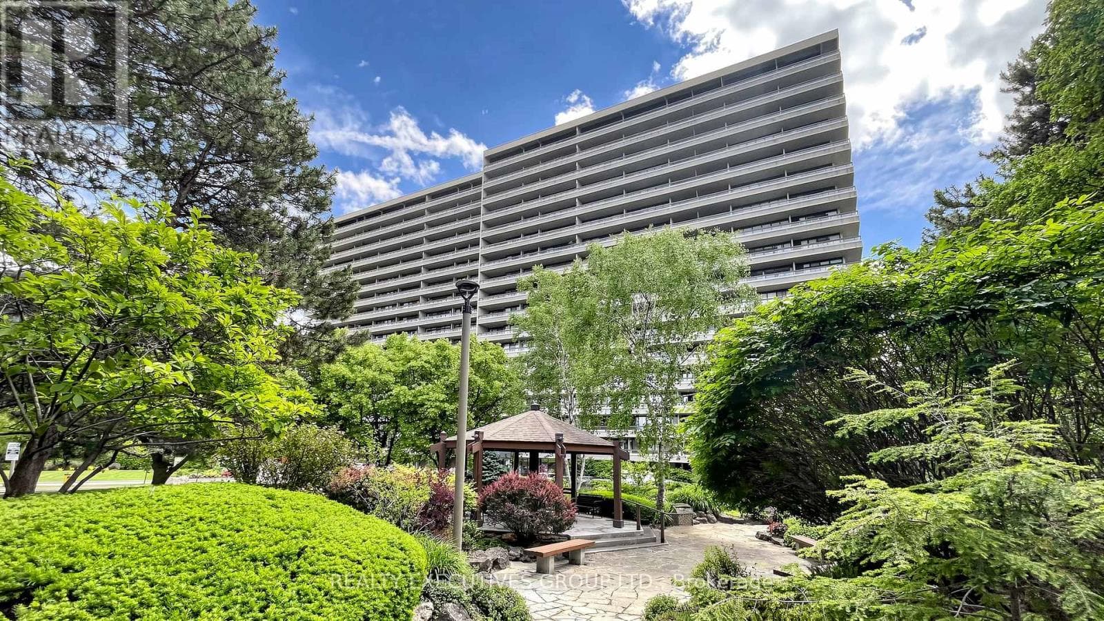 206- 8111 Yonge Street