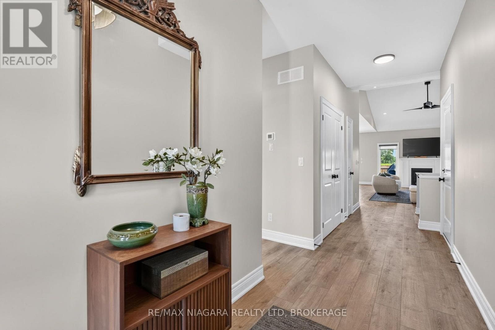 Single Family at 24 Peachtree Lane, Niagara-on-the-Lake (Virgil), Ontario - Photo 3 - RE/MAX Garden City Realty