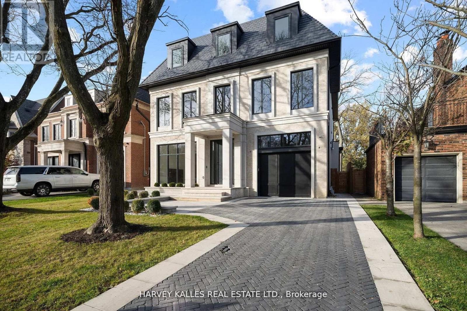 370 Glengrove Avenue