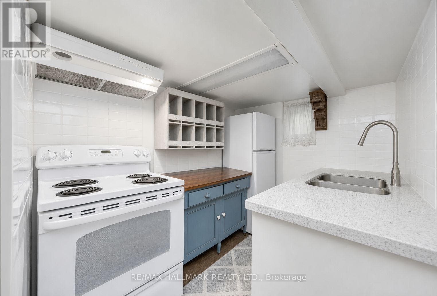 Single Family at Lower- 43 Stanhope Avenue, Toronto (Broadview North), Ontario - Photo 6 - RE/MAX Garden City Realty