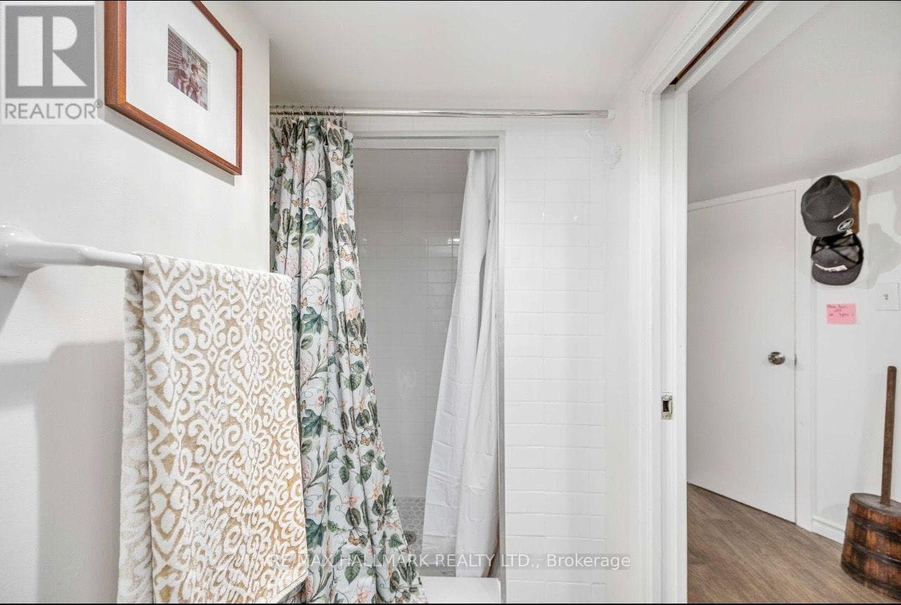 Single Family at Lower- 43 Stanhope Avenue, Toronto (Broadview North), Ontario - Photo 8 - RE/MAX Garden City Realty