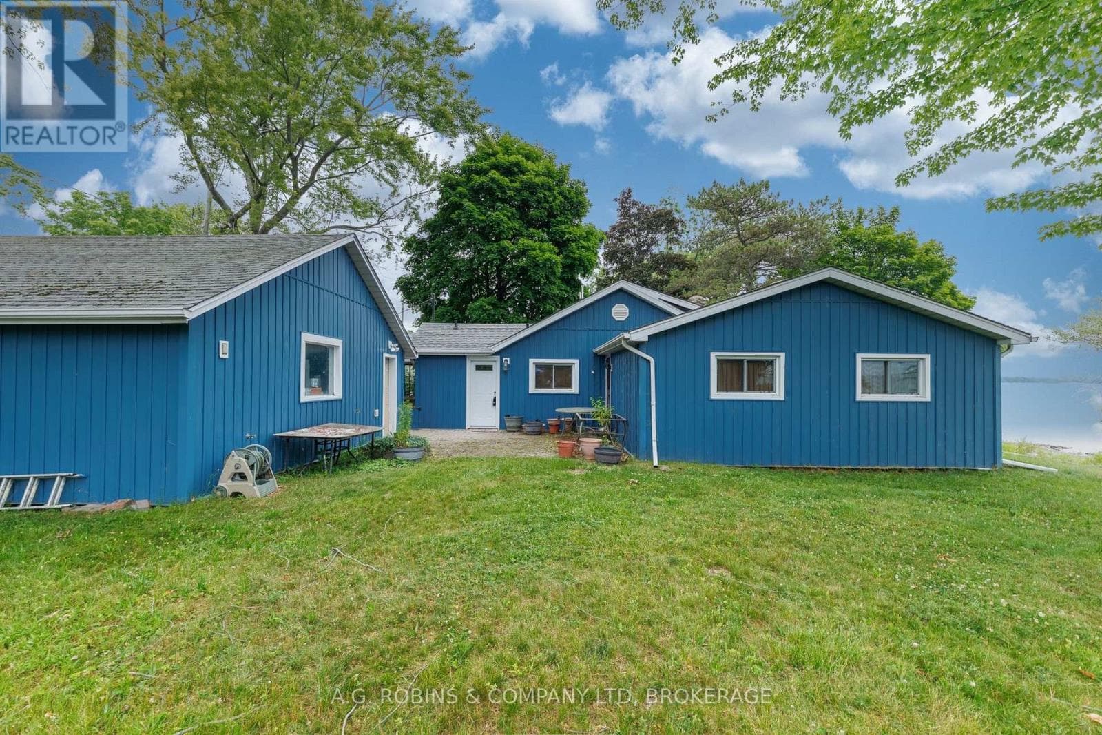 Single Family at 11251 HARBOURVIEW Road, Wainfleet (Lakeshore), Ontario - Photo 3 - RE/MAX Garden City Realty