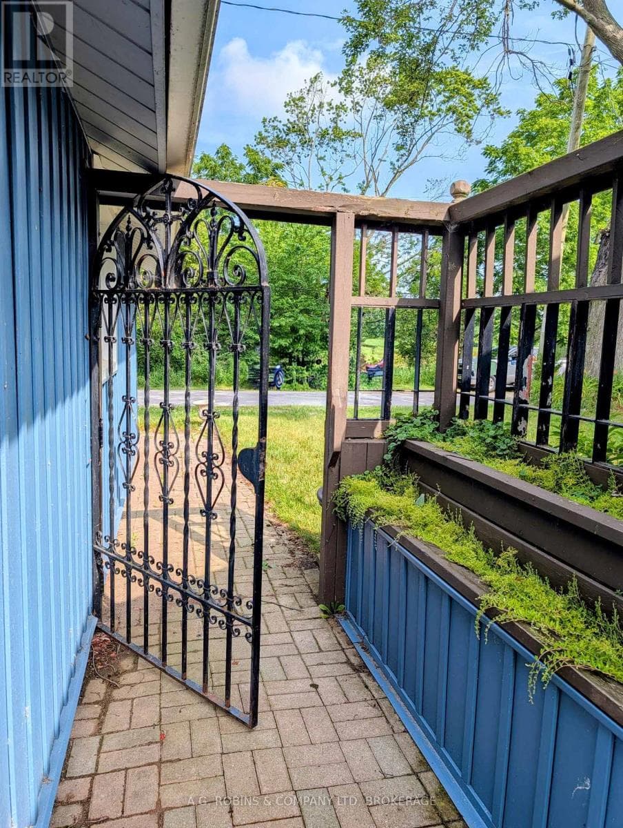 Single Family at 11251 HARBOURVIEW Road, Wainfleet (Lakeshore), Ontario - Photo 5 - RE/MAX Garden City Realty