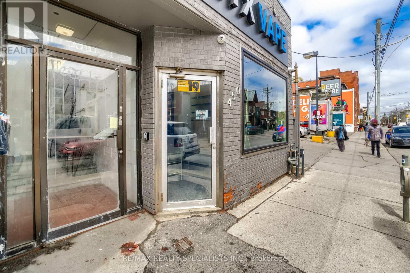 Single Family at 2- 450 Bathurst Street, Toronto (Trinity-Bellwoods), Ontario - Photo 2 - RE/MAX Garden City Realty