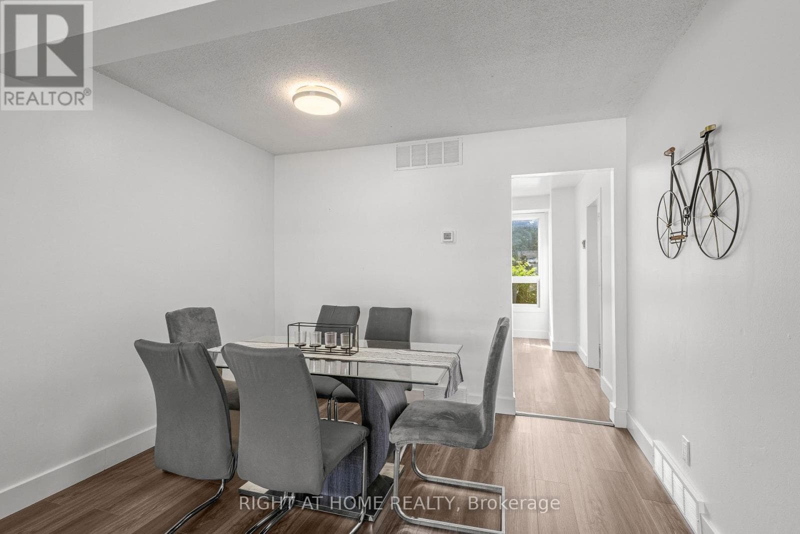 Single Family at 59- 550 Second Street, London East (East H), Ontario - Photo 10 - RE/MAX Garden City Realty