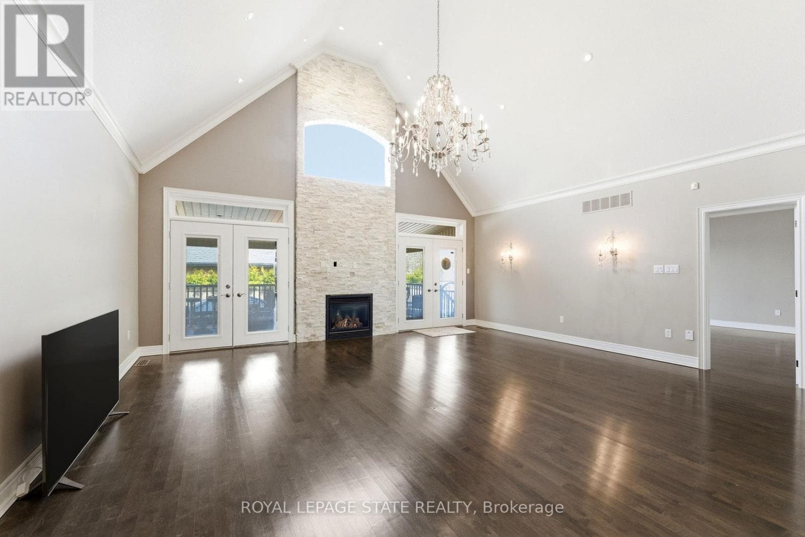 Single Family at 85 Hillcroft Drive, Hamilton (Stoney Creek Mountain), Ontario - Photo 9 - RE/MAX Garden City Realty