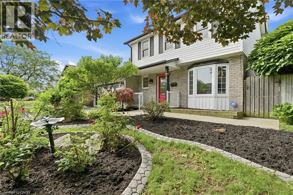 Single Family at 95 BIRCHPARK Drive, Grimsby, Ontario - Photo 3 - RE/MAX Garden City Realty
