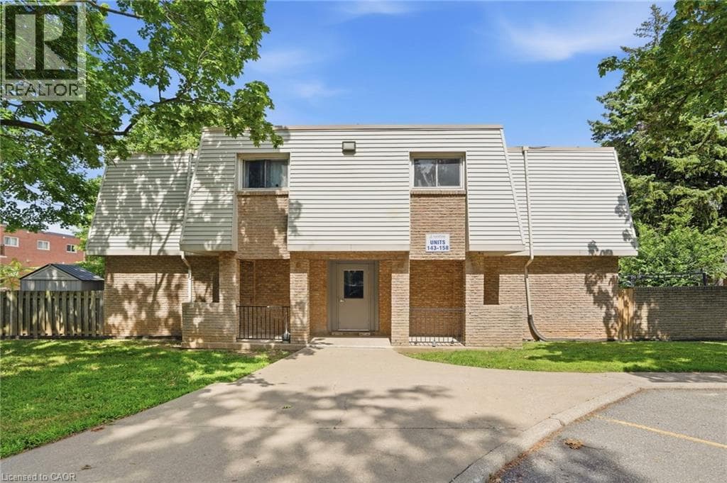 Single Family at 156- 17 OLD PINE Trail, St. Catharines, Ontario - Photo 2 - RE/MAX Garden City Realty