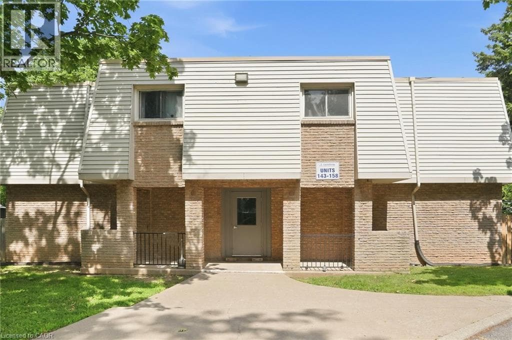 Single Family at 156- 17 OLD PINE Trail, St. Catharines, Ontario - Photo 3 - RE/MAX Garden City Realty