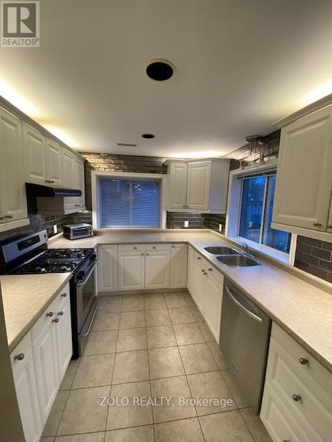 Single Family at 24 Coburn Crescent, New Tecumseth (Beeton), Ontario - Photo 5 - RE/MAX Garden City Realty