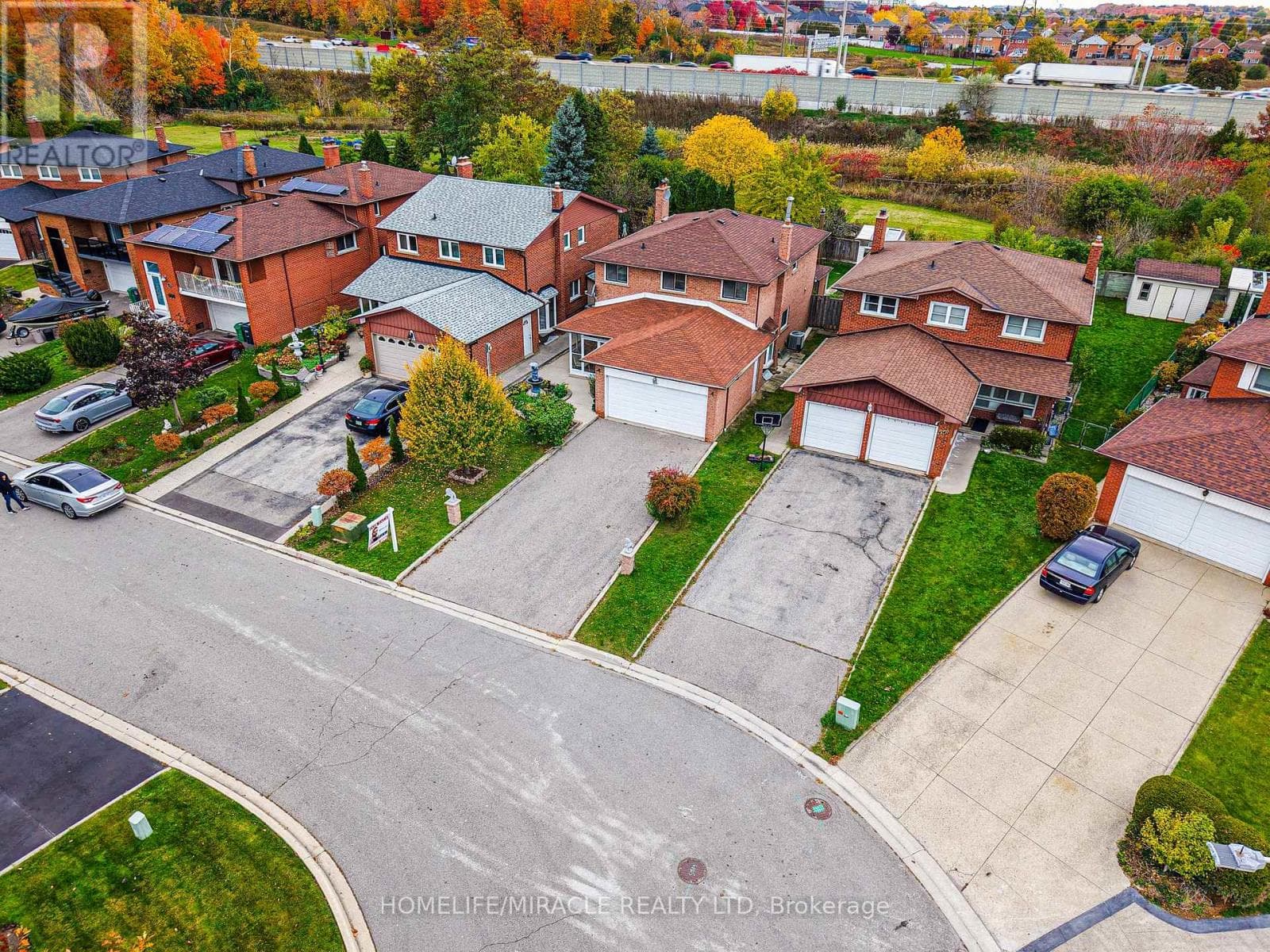 Single Family at 4343 Alta Court, Mississauga (Rathwood), Ontario - Photo 3 - RE/MAX Garden City Realty