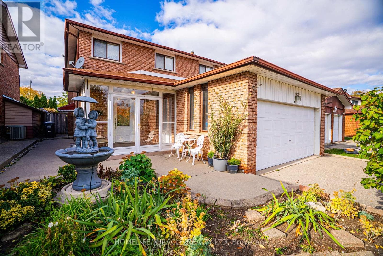 Single Family at 4343 Alta Court, Mississauga (Rathwood), Ontario - Photo 4 - RE/MAX Garden City Realty