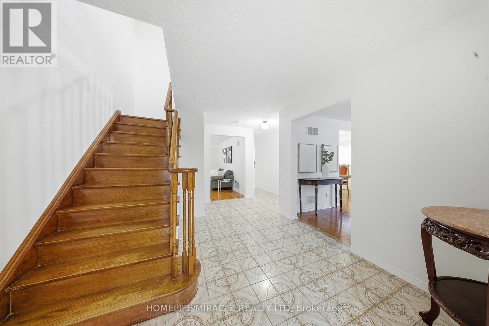 Single Family at 4343 Alta Court, Mississauga (Rathwood), Ontario - Photo 7 - RE/MAX Garden City Realty