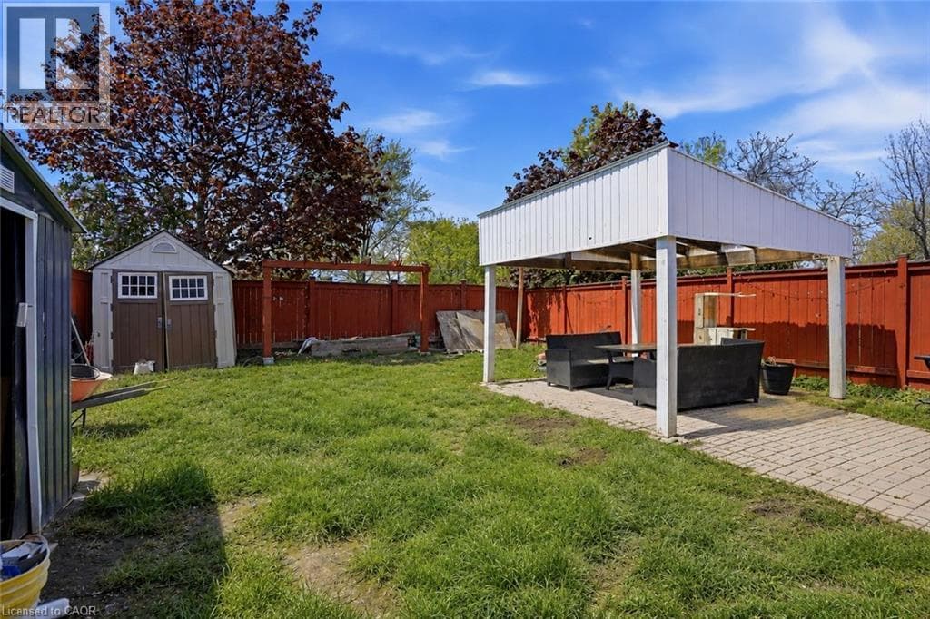 Single Family at 42 SUNNYLEA Drive, St. Catharines, Ontario - Photo 5 - RE/MAX Garden City Realty