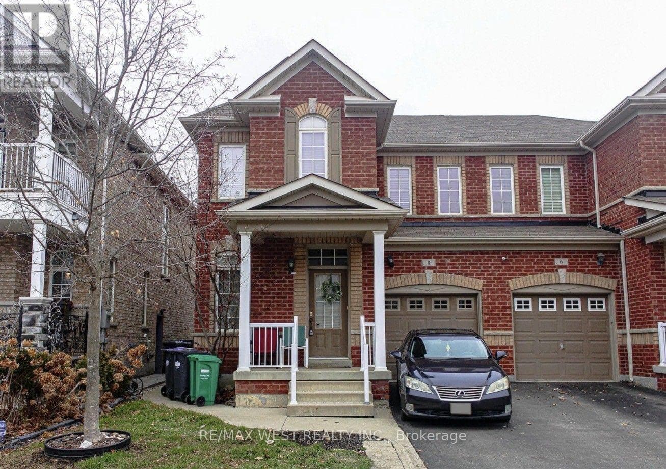 8 Callalily Road