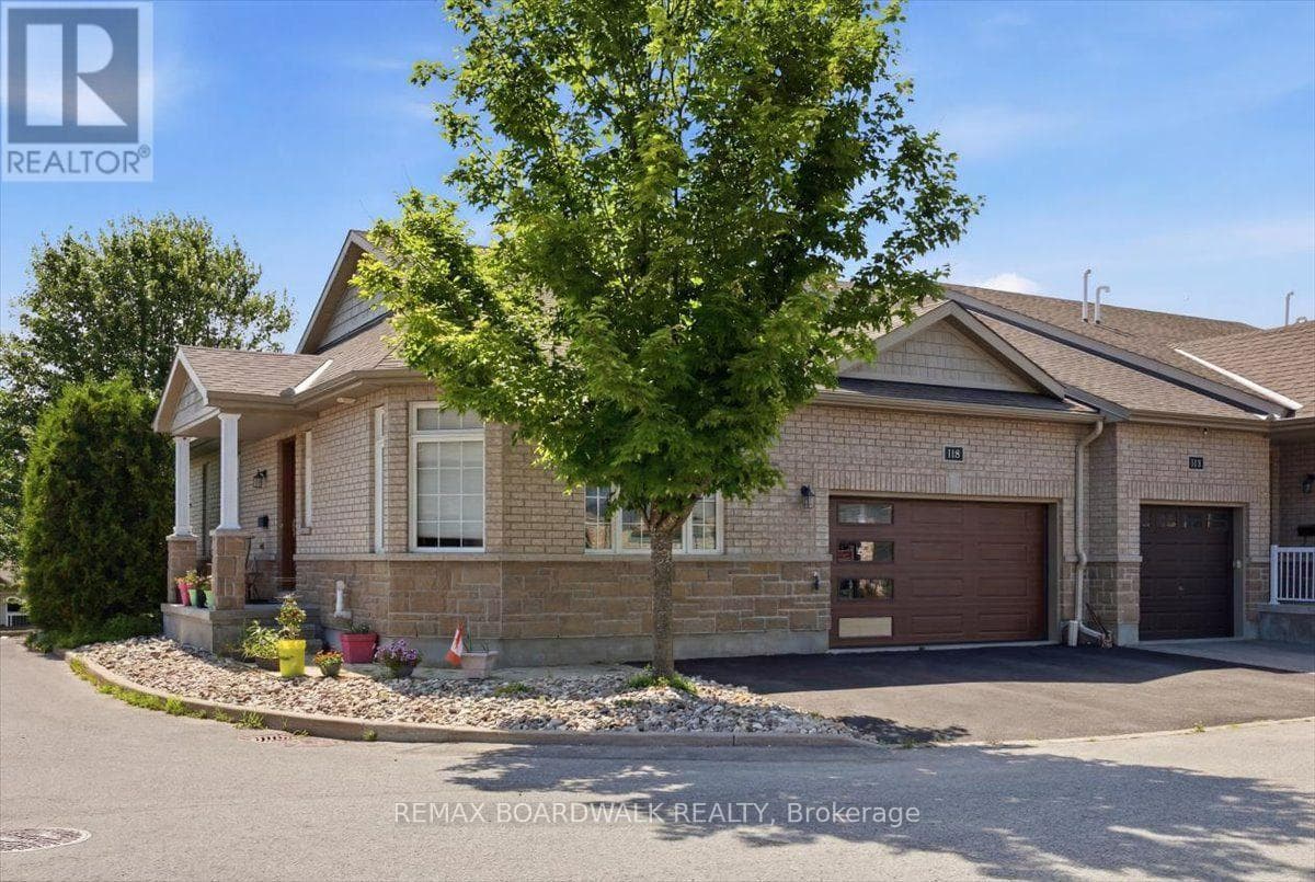 116 Passageway Private