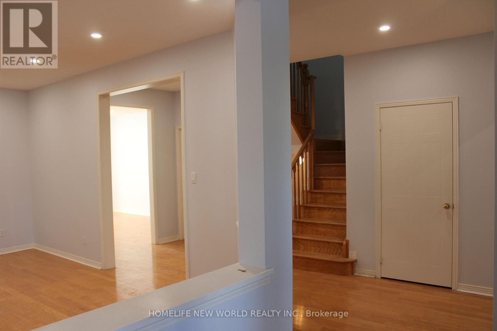 Single Family at 31 Barkwood Hollow, Markham (Berczy), Ontario - Photo 4 - RE/MAX Garden City Realty