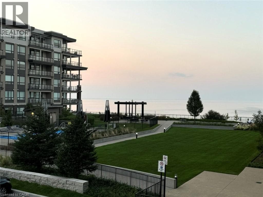 Single Family at 215- 10 ESPLANADE Lane, Grimsby, Ontario - Photo 2 - RE/MAX Garden City Realty