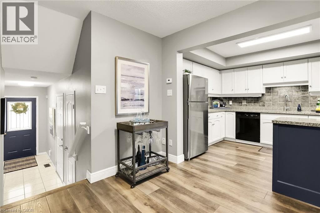 Single Family at 37 BEECH Street, Grimsby, Ontario - Photo 6 - RE/MAX Garden City Realty