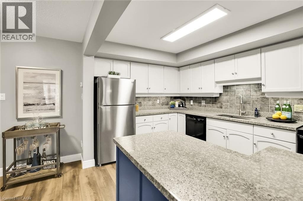 Single Family at 37 BEECH Street, Grimsby, Ontario - Photo 8 - RE/MAX Garden City Realty