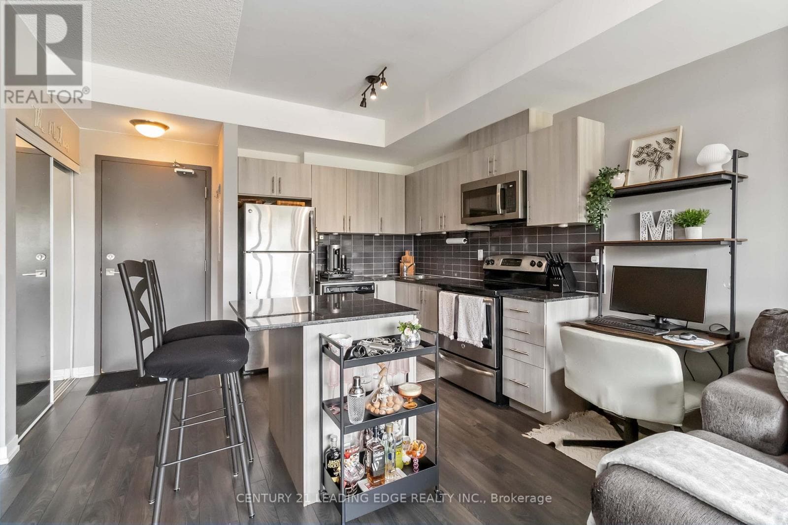 Single Family at 205- 1284 Guelph Line, Burlington (Mountainside), Ontario - Photo 4 - RE/MAX Garden City Realty