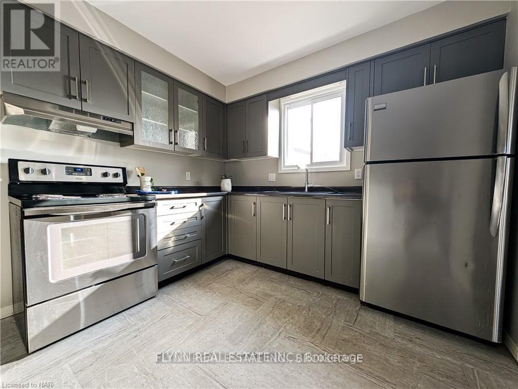 Single Family at A- 164 WINDSOR Street, Welland (Broadway), Ontario - Photo 10 - RE/MAX Garden City Realty