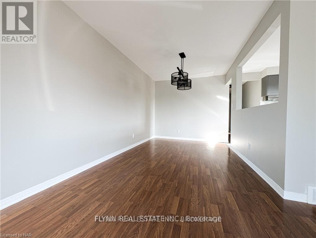 Single Family at A- 164 WINDSOR Street, Welland (Broadway), Ontario - Photo 6 - RE/MAX Garden City Realty