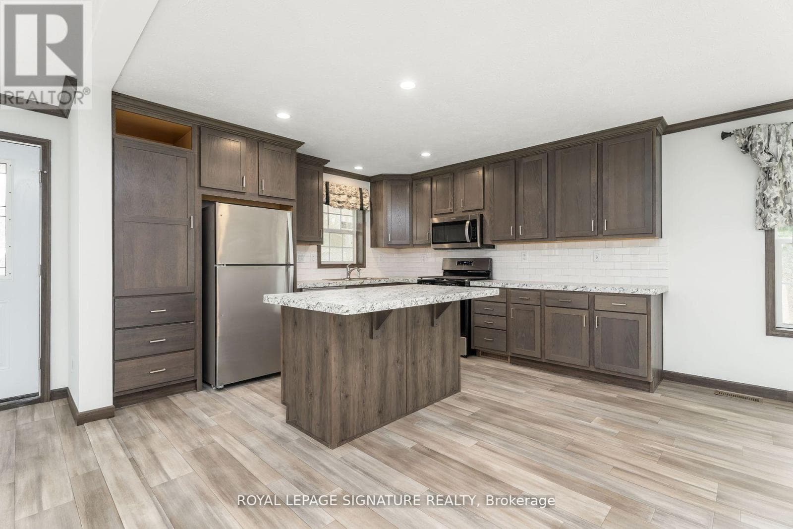 Single Family at 12 Briarwood Place, Innisfil (Cookstown), Ontario - Photo 10 - RE/MAX Garden City Realty