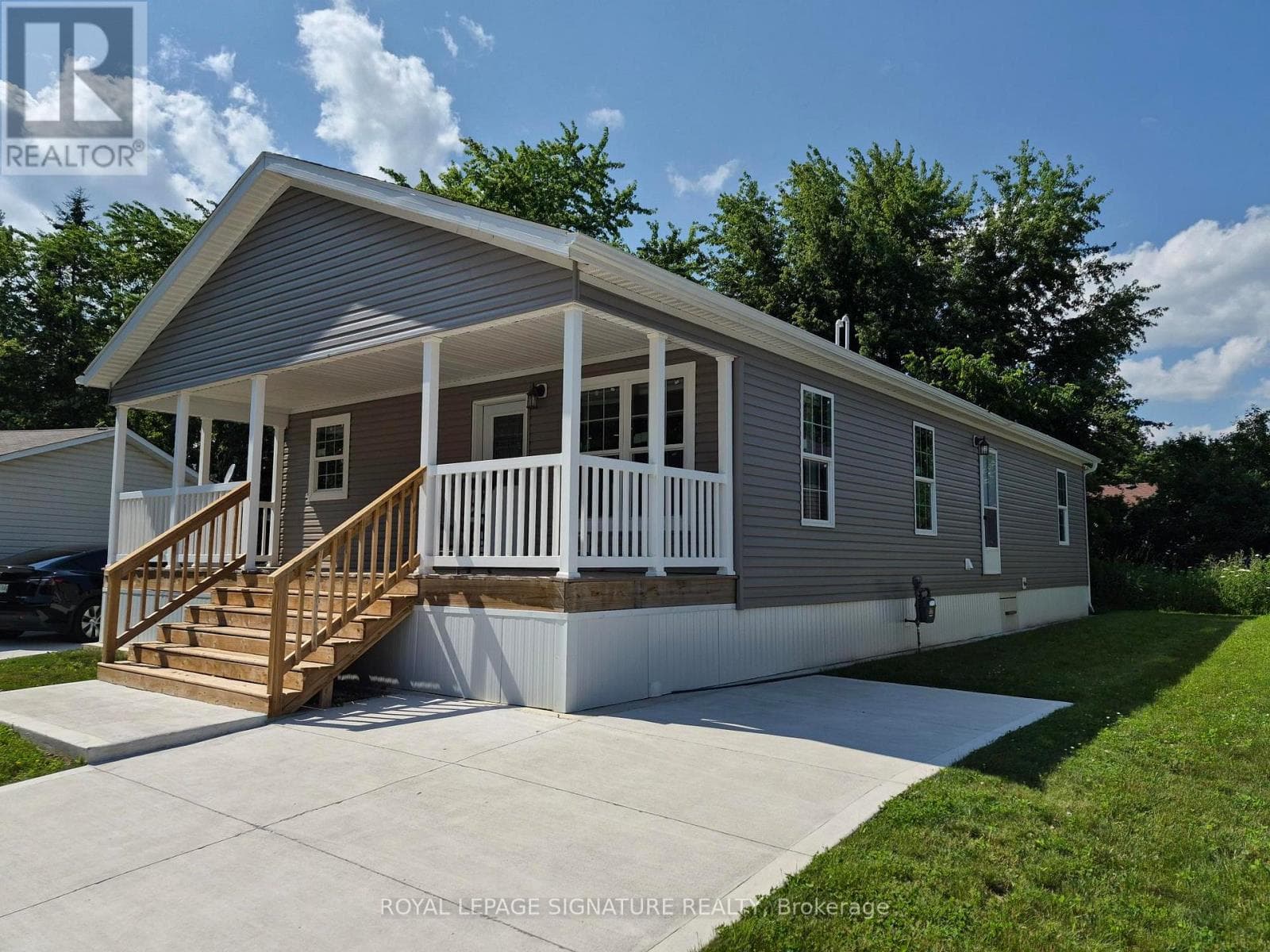 Single Family at 12 Briarwood Place, Innisfil (Cookstown), Ontario - Photo 3 - RE/MAX Garden City Realty